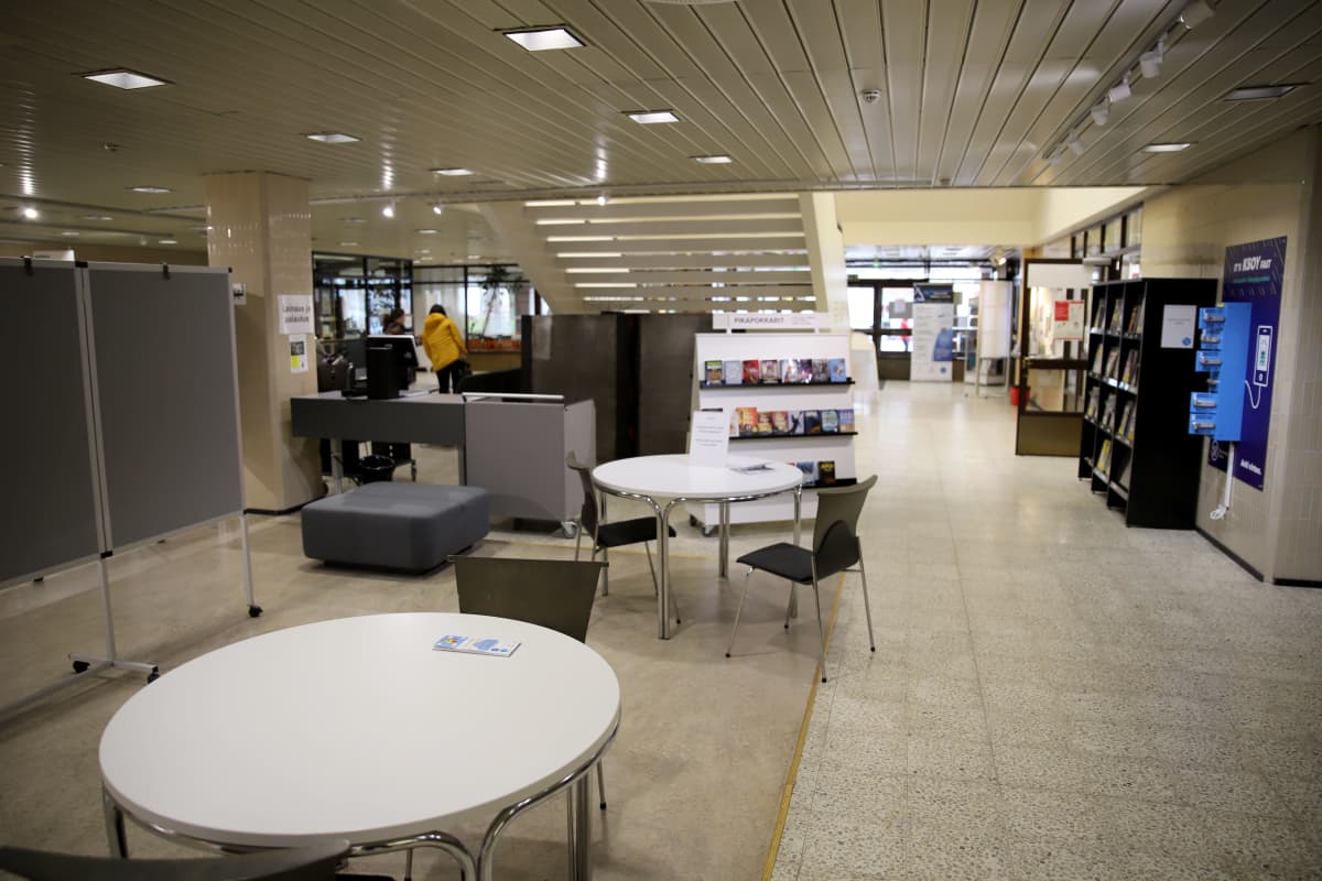 Kotkan kaupunginkirjasto sisältä