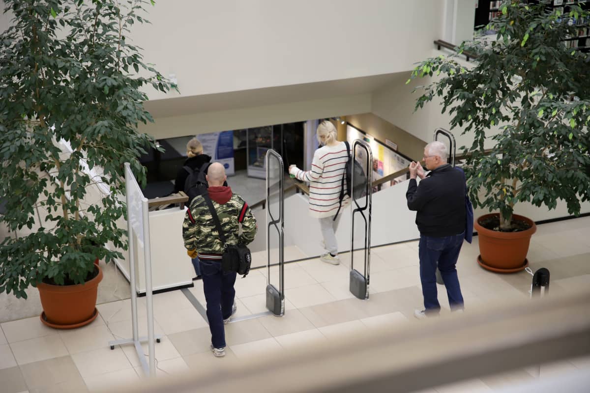 Kotkan kaupunginkirjasto sisältä