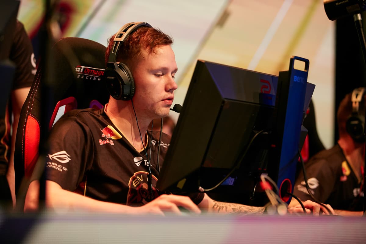 Miikka "sunNy" Kemppi CS:GO-turnauksessa.