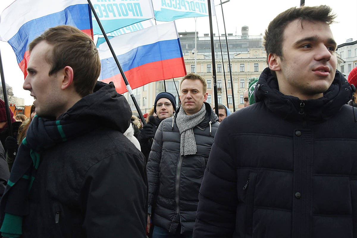 Aleksei Navalnyi mielenosoituksessa Moskovassa ennen pidätystä sunnuntaina.
