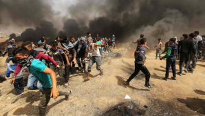 Palestiinalaisia mielenosoittajia Gazassa.