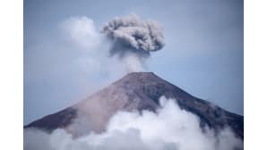 Fuego-tulivuori kuvattuna Guatemalassa 6. kesäkuuta.
