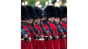 Queen's Guardin vartiosotilaita