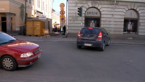 Kauppakadun katkaiseminen liikenteeltä herätti hämmennystä autoilijoissa.