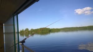 Kalastusvapa järvimaisemassa.