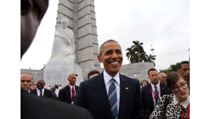 Barac Obama Revolution aukiolla Havannassa.