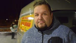 Timo Puustinen vie joululahjat perille Ukrainaan toistamiseen.