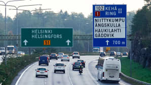 Aamuliikennettä Helsingissä 18. syyskuuta 2015.