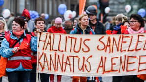 Mielenilmaukseen osallistuvia Helsingin rautatientorilla 18. syyskuuta 2015.