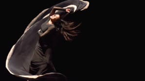 Tanssija esittämässä Maria Pagesin "Yo, Carmen" -flamenco-koreografiaa kansainvälisillä tanssifestivaaleilla Calissa, Kolumbiassa 1. marraskuuta.