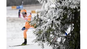 Ristomatti Hakola hiihtää miesten parisprintin finaalissa Vantaalla.
