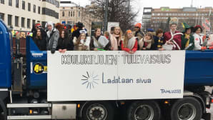TAMLU penkkarilakana "koulukirjojen tulevaisuus"