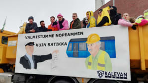 Ratikkateemainen penkkarilakana