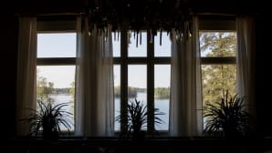 Näkymä Kivijärvelle Kotkaniemen olohuoneesta