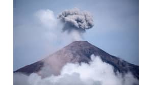 Fuego-tulivuori kuvattuna Guatemalassa 6. kesäkuuta.
