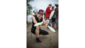 Kosmos Festival, Ristiina, metsäfestivaali, sirkusesiintyjä, jongleeraaja