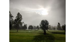 Lauantaiaamu golfkentällä