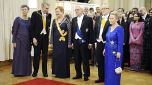 Tellervo ja Mauno Koivisto, Tarja Halonen, pertti Arajärvi, Martti ja Eeva Ahtisaari itsenäisyyspäivän juhlavastaanotolla presidentinlinnassa.