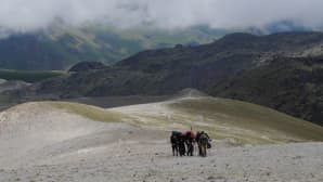 Vuorikiipeilyä Elbrus-vuorella Venäjällä.
