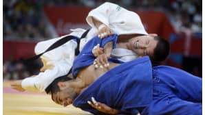 Sveitsin Ludovic Chammartin ja Korean Gwan-Hyeon Choi kamppailivat judotatamilla.