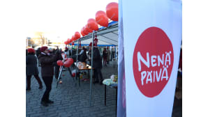 Nenäpäivä-tapahtuma Turun kauppatorilla.
