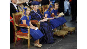 Prinsessat Catharina-Amalia (vas.), Beatrix, Ariane ja Alexia.