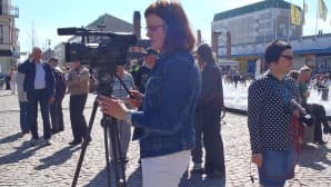 Yle Kainuun Paula Hiljanen ja Tiia Korhonen kävivät juttukeikalla toritapahtumassa.