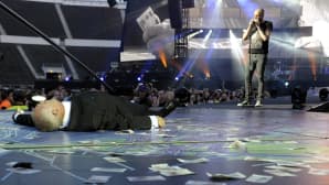 Brittiläinen rockyhtye Muse esiintyi Helsingin Olympiastadionilla 27. heinäkuuta 2013.