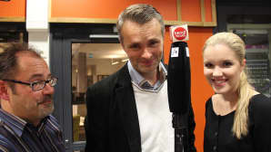 Timo Hytönen, Isto Hiltunen ja Jenna Bågeberg Nenästudiossa.