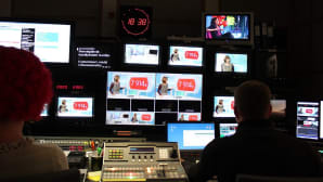Yle Keski-Suomen TV-uutisten ohjaamo.