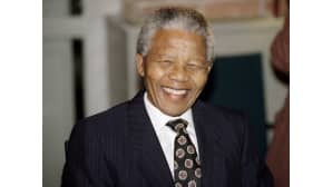 Eteläafrikkalainen ANC:n puheenjohtaja Nelson Mandela Helsingissä ulkoministeriön tiloissa 22. toukokuuta 1992.