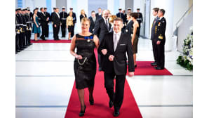 Valtiovarainministeri Jutta Urpilainen ja Juha Mustonen.