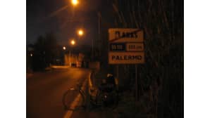 Polkupyörä ja Palermon kyltti