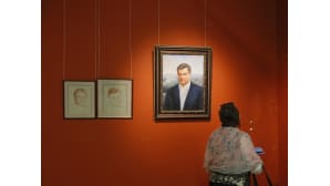 Janukovitšilta takavarikoituja maalauksia museossa.