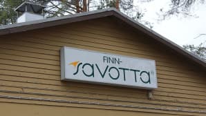 Finn-Savotta toimii Onnelan teollisuusalueella Karstulan kirkonkylän laidalla.
