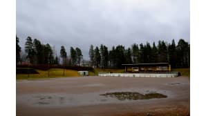 Monttu uinuu marraskuun maanantaipäivää