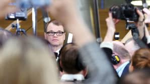 Juha Sipilä eduskuntavaalien tulosillassa Pikkuparlamentissa.