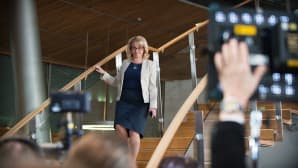 Kristillisten puheenjohtaja Päivi Räsänen saapumassa Pikkuparlamenttiin.