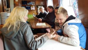 Samuel Roiha, Akseli Matilainen ja Janina Hildén M/S Suomen neidolla.