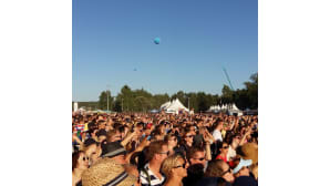 Yleisöä Ruisrockissa.