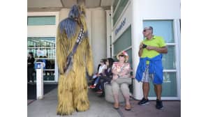 Comic Con International -sarjakuvafestivaali alkoi San Diegossa, Kaliforniassa, torstaina 9. heinäkuuta. Kuvassa festivaalin osallistuja on pukeutunut Star Warsin Chewbacca-hahmoksi.