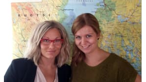 Kivijärven kyläilyä juontavat Elina Kinos ja Petra Thurén.