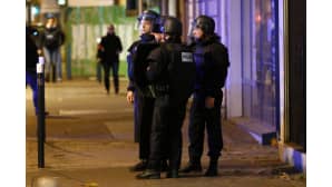 Poliisja Saint-Denis'n kaupunginosassa Pariisissa keskiviikkoaamuna.