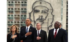 Barac Obama Revolution aukiolla Havannassa.