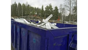 Metallia jätelavalla