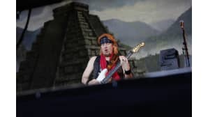 Iron Maidenin kitaristi Adrian Smith.