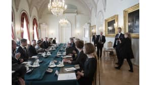 Tasavallan presidentti Sauli Niinistö ja rouva Jenni Haukio tapasivat Norjan kuningasparin presidentinlinnassa.