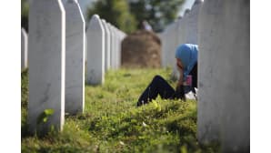 Potocarin hautausmaa Srebrenican verilöylyn vuosipäivänä Bosnia ja Hertsegovinassa 11. heinäkuuta.
