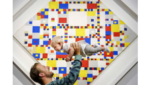 Haagin Gemeentemuseossa avattiin ensimmäinen vauvoille suunnattu museokierros nimeltään Boogie Woogie, Baby!