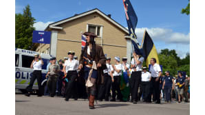 Miehistöparaati.